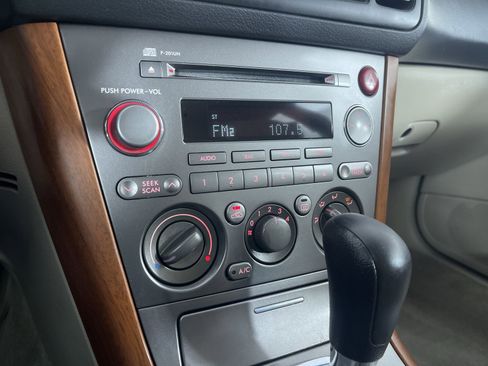 Used 2005 Subaru Outback 2.5i image 17