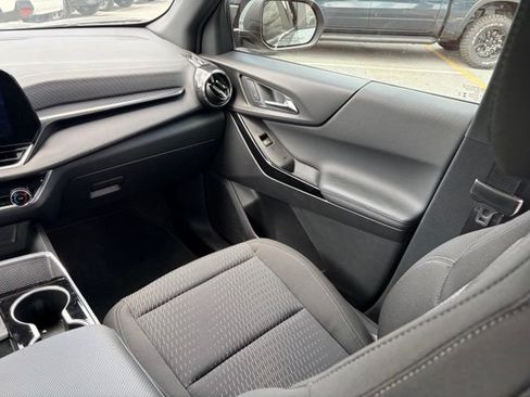 Used 2026 Chevrolet Equinox LT AWD/4WD image 31