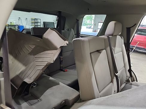 Used 2017 GMC Yukon SLE w/ SLE Value Package AWD/4WD image 17