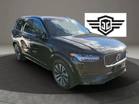 Used 2022 Volvo XC90 T6 Momentum AWD/4WD image 2