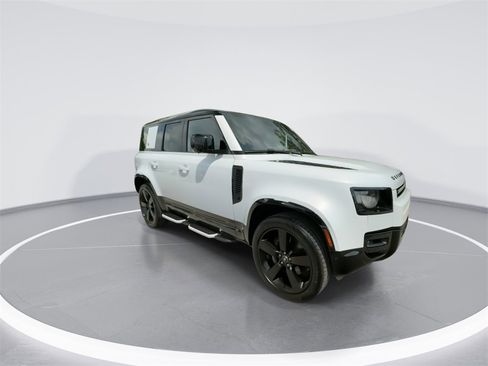 Used 2023 Land Rover Defender 110 V8 image 2