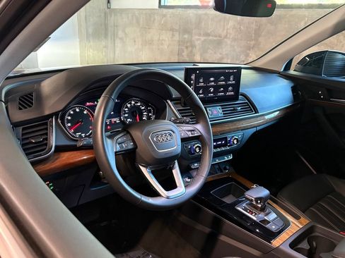 Used 2023 Audi Q5 2.0T Premium w/ Convenience Package AWD/4WD image 4