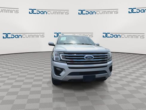 Used 2018 Ford Expedition Max XLT w/ Equipment Group 202A AWD/4WD image 3