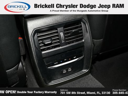 Used 2025 BMW 330i xDrive Sedan AWD/4WD image 21