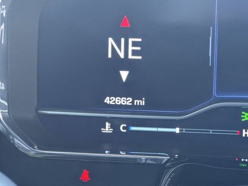 Used 2022 Chevrolet Silverado 1500 ZR2 w/ Technology Package image 22