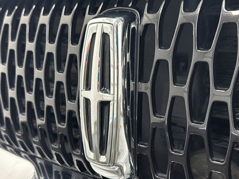 Certified 2022 Lincoln Nautilus Reserve w/ Monochromatic Package image 14