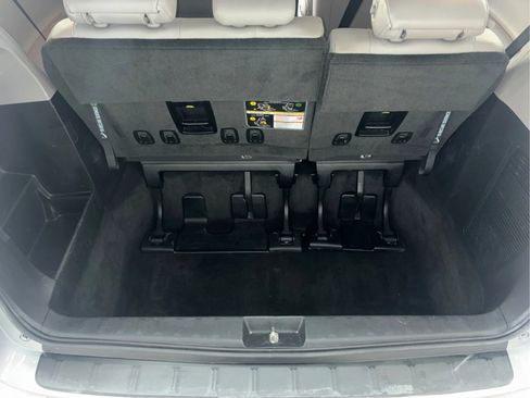 Used 2018 Toyota Sienna Limited Premium image 16