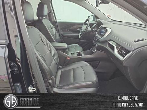 Used 2024 GMC Terrain SLT image 34