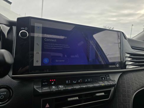 Used 2026 Toyota Camry XLE image 29