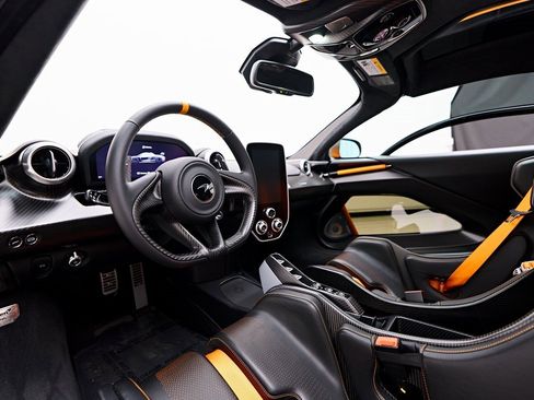 Used 2019 McLaren Senna image 2