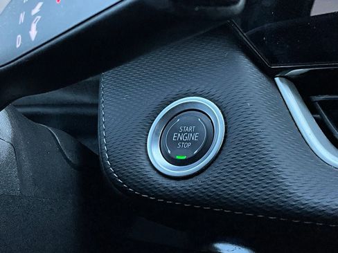 Used 2025 Chevrolet Equinox LT image 26