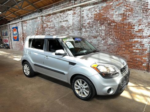 Used 2012 Kia Soul + FWD image 88