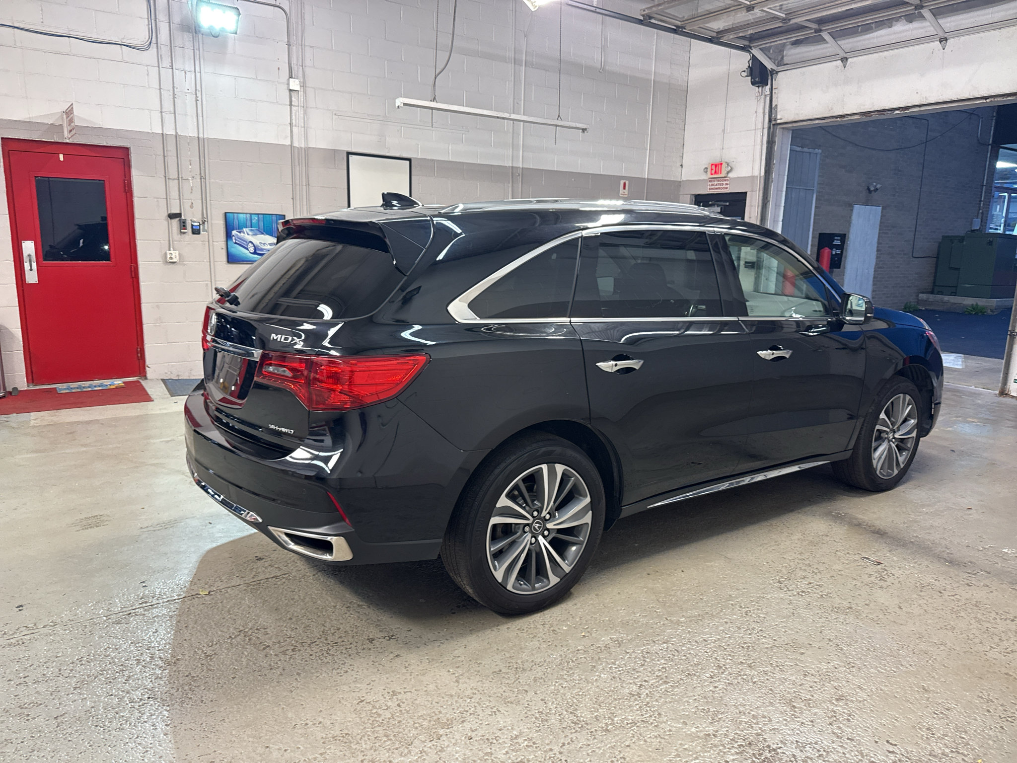 Used 2019 Acura MDX w/ Technology Package AWD/4WD image 8