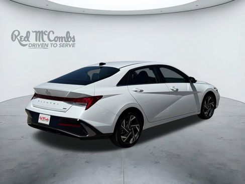 Certified 2025 Hyundai Elantra Limited image 5