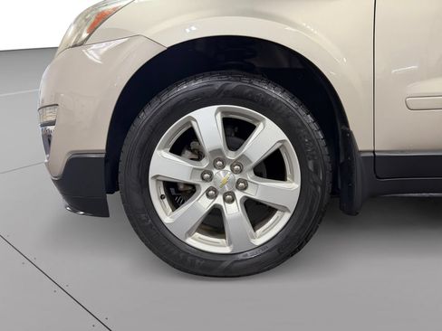 Used 2016 Chevrolet Traverse LT w/ Style and Technology Package FWD image 13