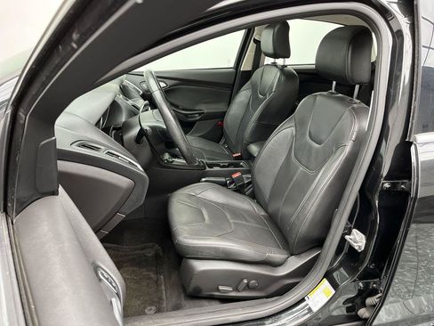 Used 2015 Ford Focus Titanium FWD image 11