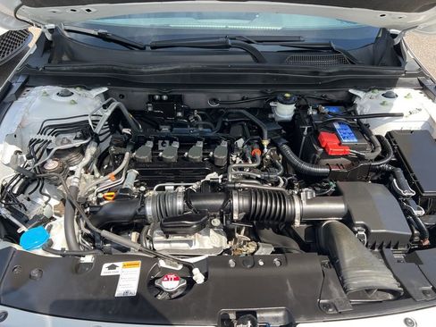 Used 2022 Honda Accord Sport image 11