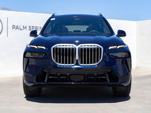 Used 2023 BMW X7 xDrive40i w/ M Sport Package AWD/4WD image 4