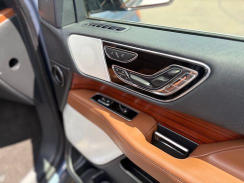 Used 2022 Lincoln Navigator Reserve AWD/4WD image 25