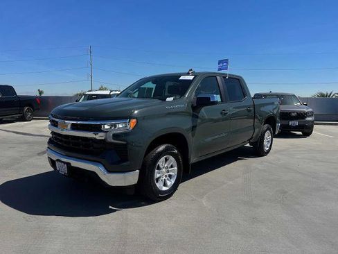 Used 2025 Chevrolet Silverado 1500 LT image 1