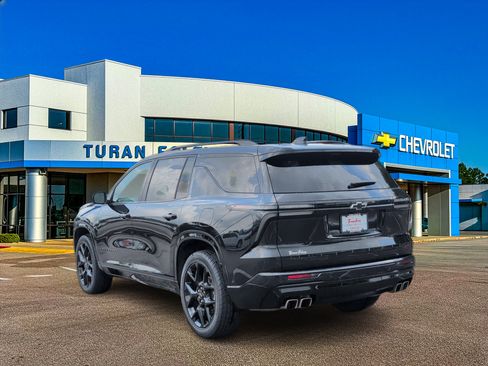 Used 2024 Chevrolet Traverse RS w/ LPO, Floor Liner Package AWD/4WD image 3
