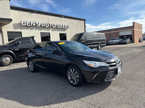 Used 2017 Toyota Camry XLE image 4
