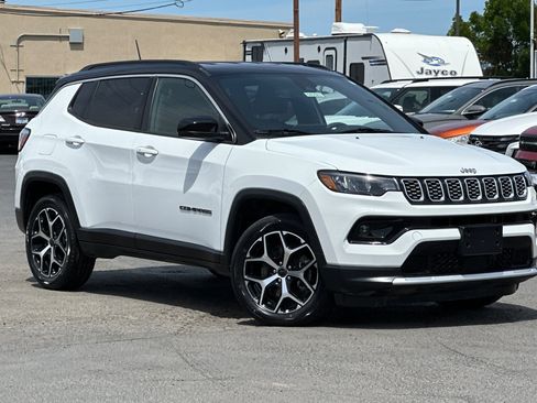 Used 2025 Jeep Compass Limited AWD/4WD image 2