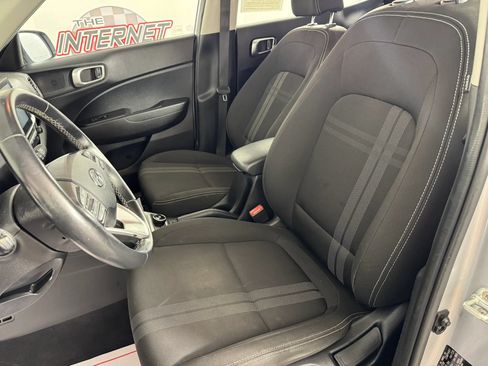 Used 2021 Hyundai Venue SEL FWD image 30