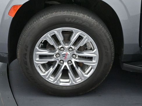 Used 2022 GMC Yukon XL SLT AWD/4WD image 42