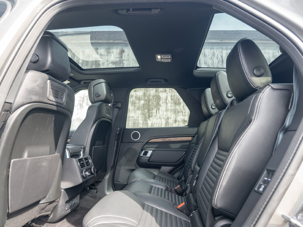 Used 2023 Land Rover Discovery S R-Dynamic AWD/4WD image 34
