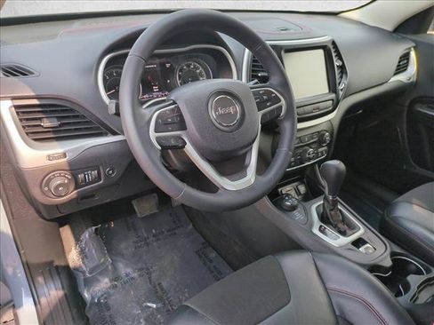 Used 2014 Jeep Cherokee Trailhawk w/ Comfort/Convenience Group AWD/4WD image 10