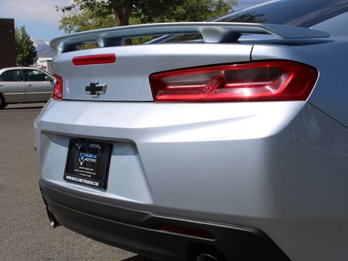 Used 2018 Chevrolet Camaro SS RWD image 8
