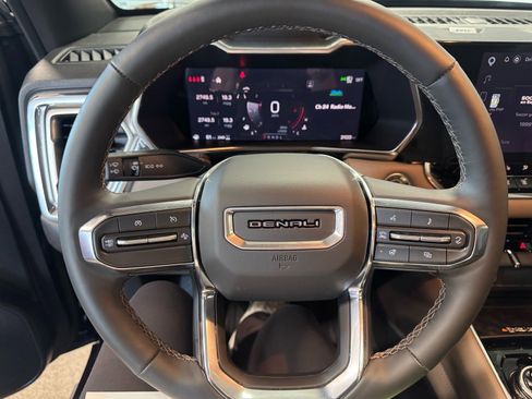 Certified 2026 GMC Canyon Denali w/ LPO, Denali Black Edition AWD/4WD image 22