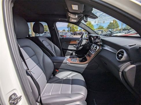 Used 2020 Mercedes-Benz GLC 300 4MATIC image 11