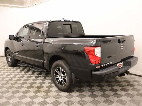 Used 2024 Nissan Titan SV w/ SV Convenience Package image 3