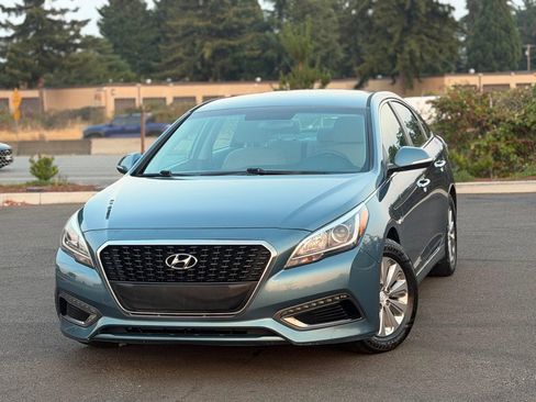 Used 2016 Hyundai Sonata SE FWD image 1