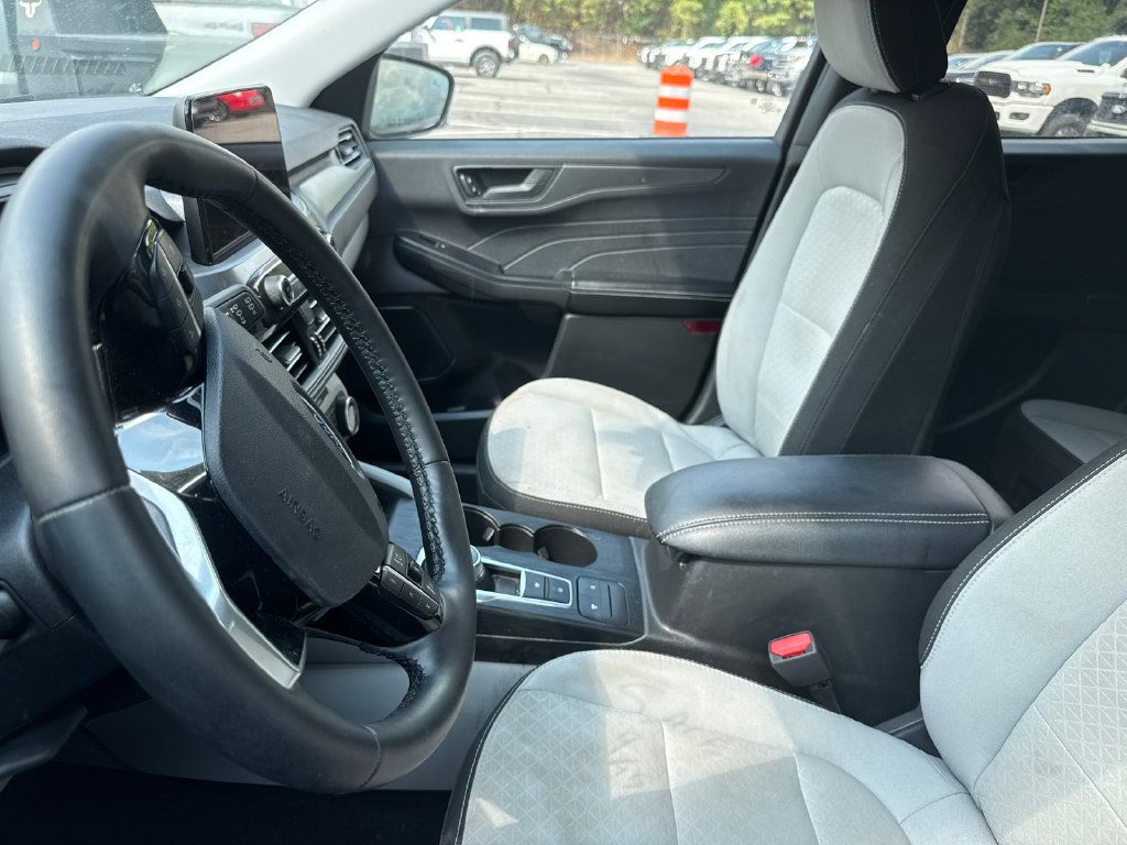 Used 2025 Ford Escape Active w/ Cold Weather Package AWD/4WD image 7
