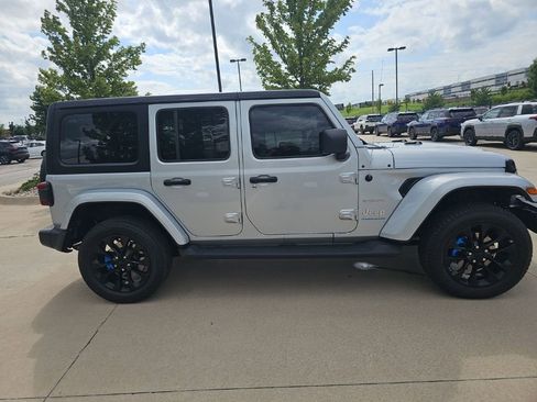 Used 2023 Jeep Wrangler Unlimited Sahara AWD/4WD image 4
