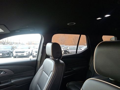 Used 2023 Chevrolet Traverse Premier image 14