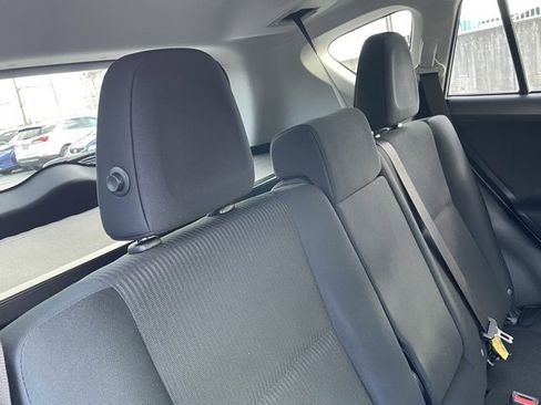 Used 2018 Toyota RAV4 LE image 30