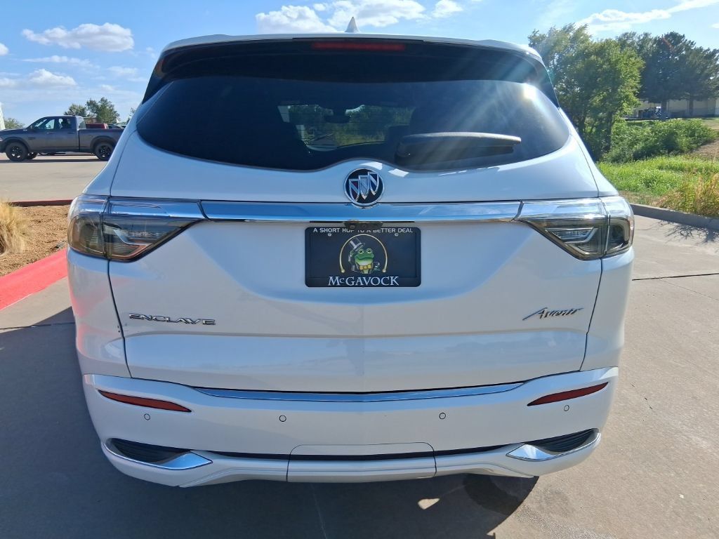 Used 2024 Buick Enclave Avenir w/ Trailering Package, 5000 lbs. FWD image 4