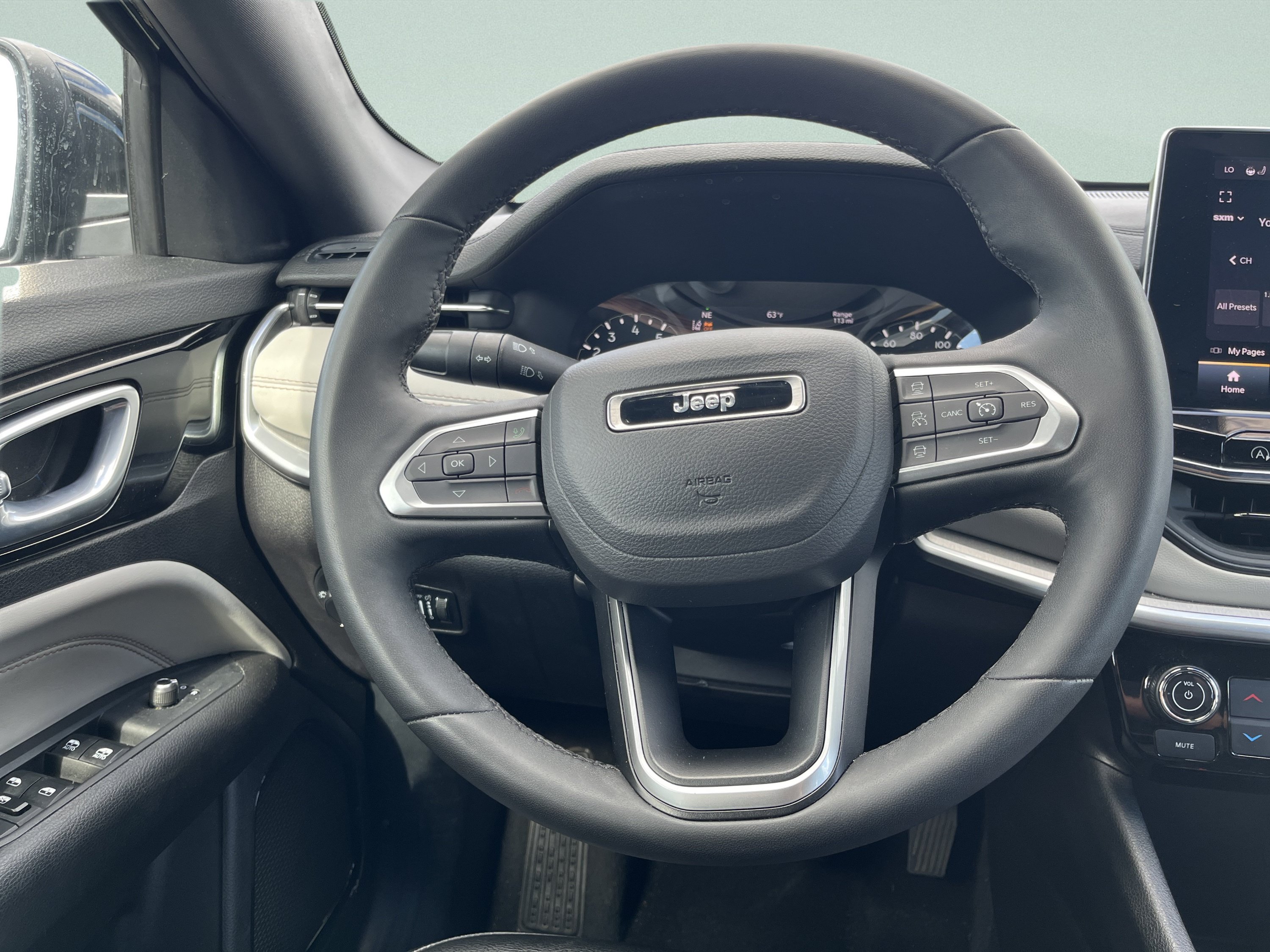 Used 2025 Jeep Compass Limited AWD/4WD image 21