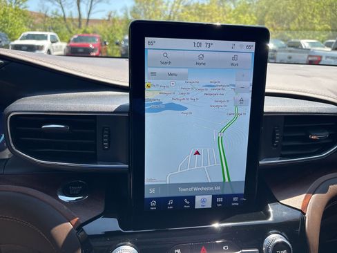 Used 2022 Ford Explorer King Ranch w/ Premium Technology Package image 18