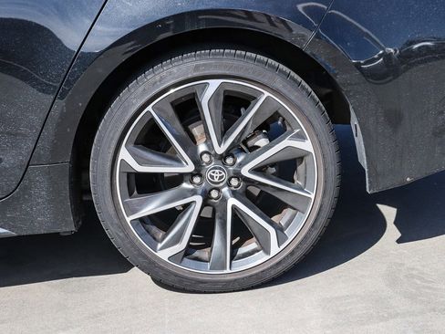 Certified 2022 Toyota Corolla SE w/ SE Premium Package FWD image 9