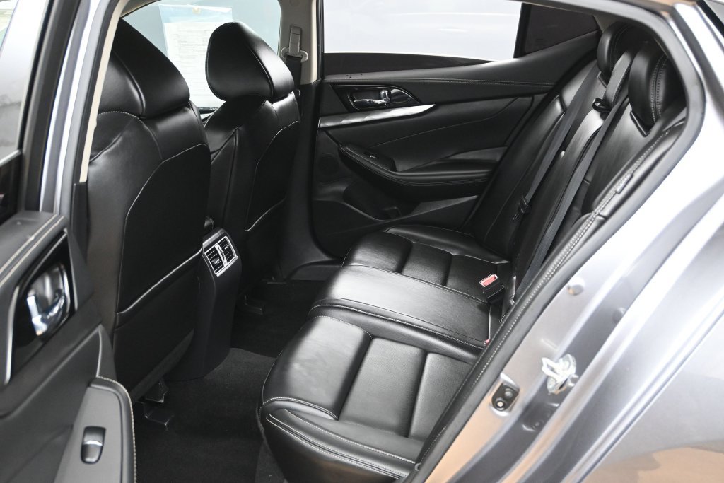Used 2022 Nissan Maxima SV w/ Floor Mat Group FWD image 24