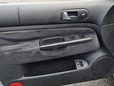 Used 2004 Volkswagen Jetta GLS FWD image 17