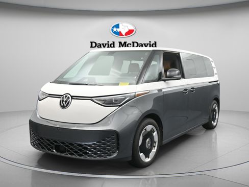 Used 2025 Volkswagen ID. Buzz Pro S Plus RWD image 4