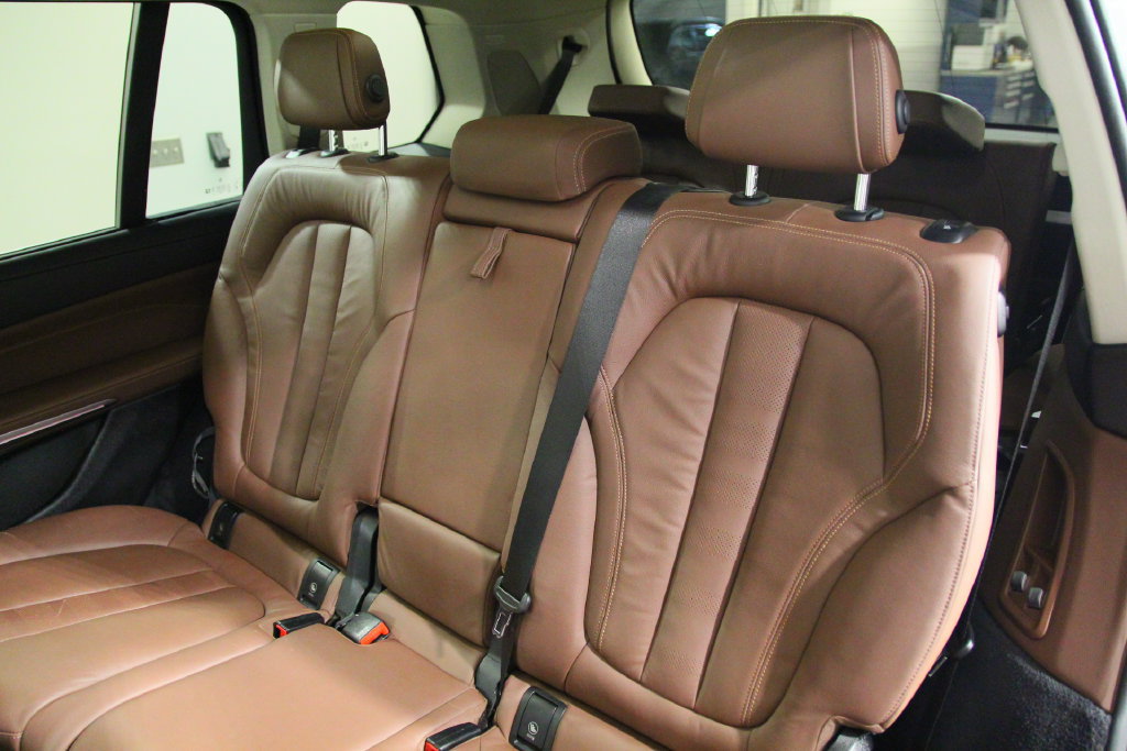 Used 2019 BMW X7 xDrive40i w/ Premium Package AWD/4WD image 28