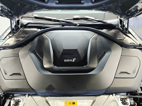 Used 2023 BMW i4 eDrive35 w/ Premium Package RWD image 9