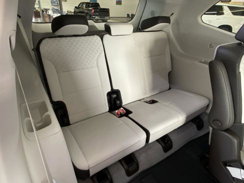 New 2026 GMC Acadia Denali w/ Super Cruise Package image 17